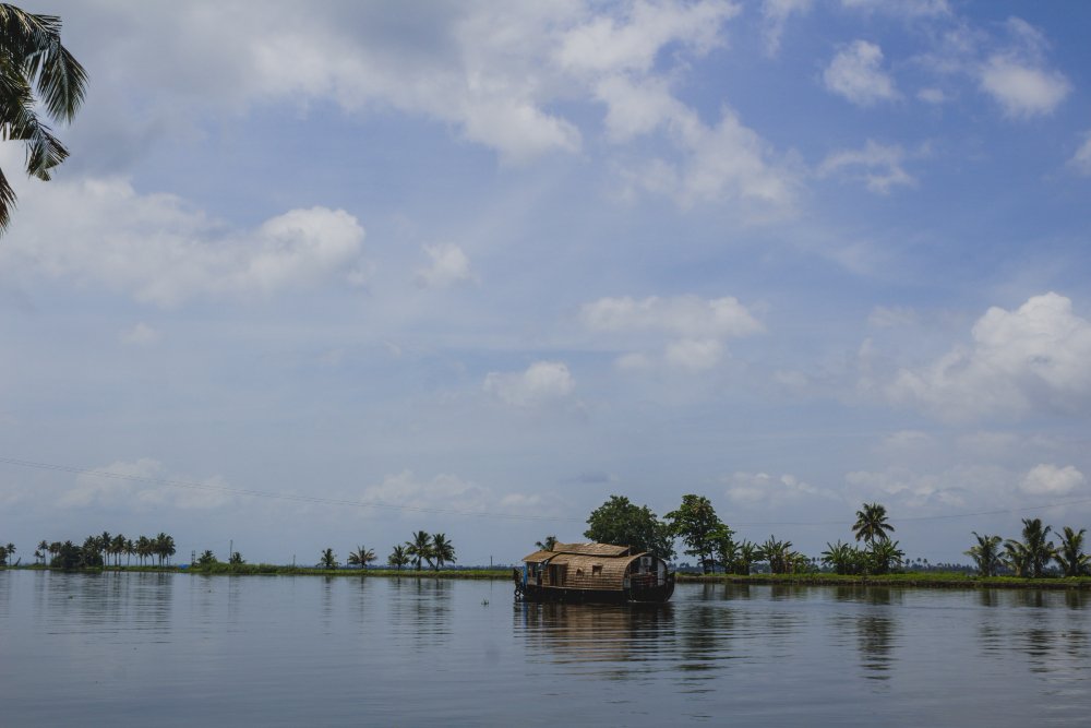 KERALA TOURISM – GOD’S OWN COUNTRY - photo